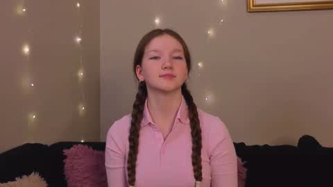 Snapshot of kierakiller chatting on December 1, 7:57 am Melvi online show from December 1, 7:57 am