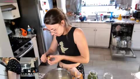 Kiersten online show from November 20, 5:45 pm