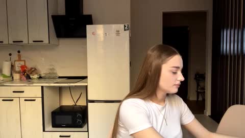 Hey theremy name is Sofi  online show from December 5, 8:45 am