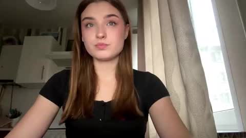 Ola my name is Lissa  Lets hit 10 Thumbs Up together   online show from March 17, 2:09 pm