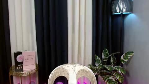 Snapshot of kiethmadison_miller chatting on September 30, 6:40 am Im Mia online show from September 30, 6:40 am