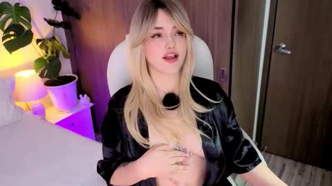 Snapshot of kiimtyler_ chatting on November 14, 12:42 am KiimTyler Onlyfanskiimtyler online show from November 14, 12:42 am