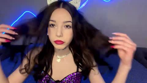 Snapshot of kiittyqueen chatting on December 19, 2:35 pm kiittyqueen online show from December 19, 2:35 pm