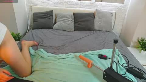 Kiki online show from April 13, 11:05 am