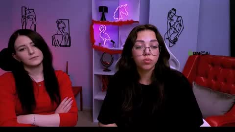 kiki_swan online show from March 12, 11:33 pm