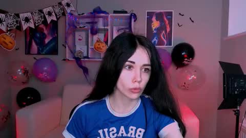 Snapshot of kiki_yourlove chatting on October 24, 9:17 am Kira online show from October 24, 9:17 am