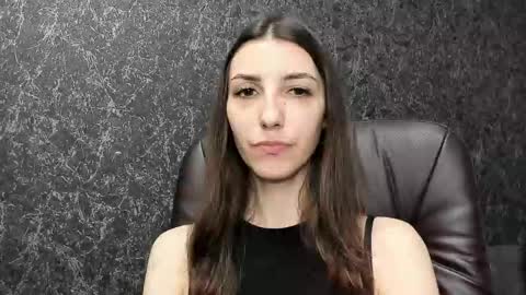 Snapshot of kikies_ chatting on September 23, 3:59 pm Mika and Miranda online show from September 23, 3:59 pm