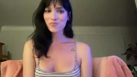 Kiki Hart online show from October 12, 2:21 am