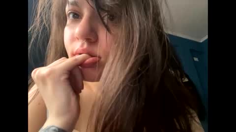 kikilove15 online show from May 1, 5:17 pm