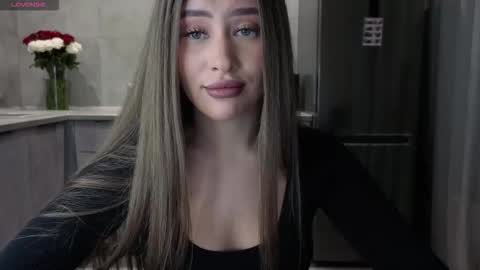 EvaAnna online show from November 7, 7:58 pm