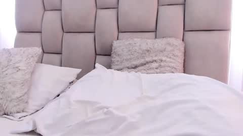 Ana      online show from December 4, 6:50 pm