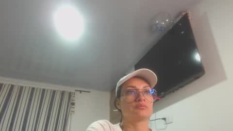 Snapshot of killey_saints chatting on January 28, 2:00 am killey online show from January 28, 2:00 am