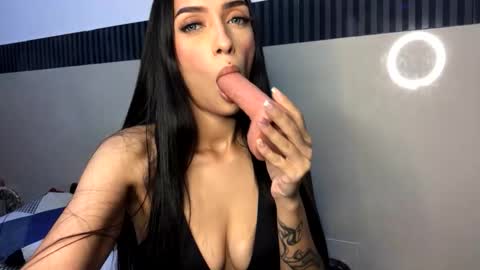 Camilo  Vanessa online show from April 4, 4:26 pm