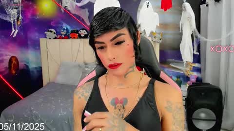 Snapshot of kilye_nellaa chatting on November 5, 5:02 pm kylie anthonella online show from November 5, 5:02 pm