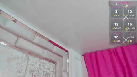 Snapshot of kim2_t chatting on December 9, 9:06 am Nicole. online show from December 9, 9:06 am