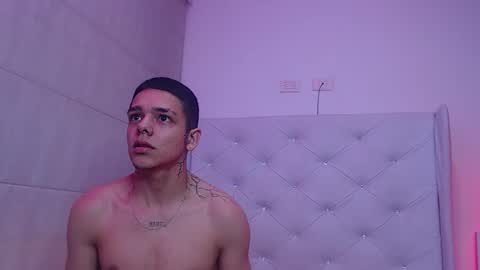 Snapshot of kim69_and_noah chatting on December 1, 5:45 am cherry online show from December 1, 5:45 am