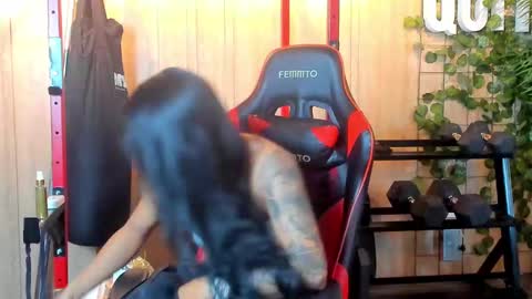 Kim online show from March 1, 1:18 pm