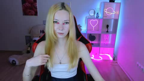 kim_boyd online show from January 31, 11:56 am