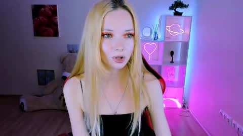 kim_boyd online show from February 19, 6:32 pm