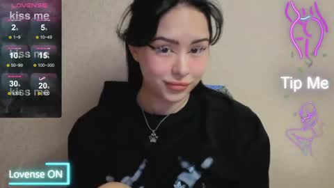 Kim online show from April 21, 9:28 pm