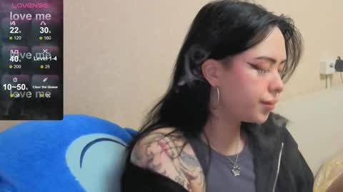Snapshot of kim_brownie chatting on May 1, 8:35 pm Kim online show from May 1, 8:35 pm