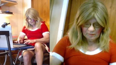 kim crossdresser     no nude room and clean chat only. online show from December 24, 4:40 pm