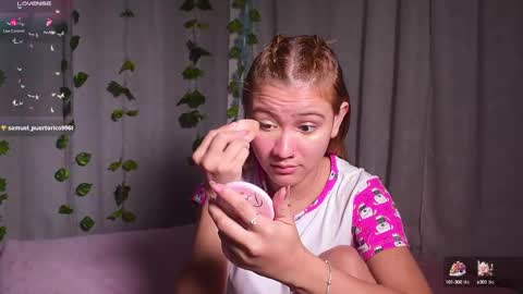 ISABELLA 3 online show from December 26, 1:43 pm