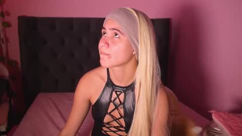 ISABELLA 3 online show from September 28, 10:20 am