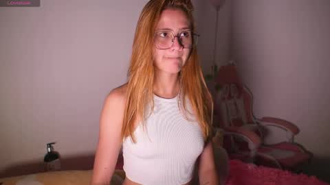 Snapshot of kim_dolls1823 chatting on May 26, 7:37 am ISABELLA 3 online show from May 26, 7:37 am