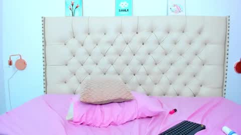 kim_eli online show from December 19, 2:01 am