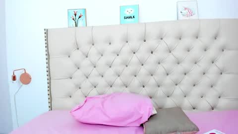 kim_eli online show from January 13, 7:42 pm