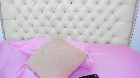 kim_eli online show from February 1, 7:44 pm