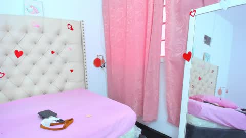 kim_eli online show from February 14, 8:05 pm