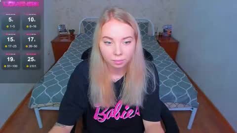 Snapshot of kim_girl_next_door chatting on October 5, 10:13 am KIM online show from October 5, 10:13 am