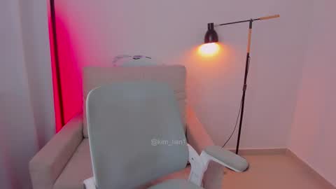 Kim Lian online show from April 24, 10:01 pm