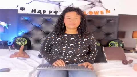 Kim Marquez online show from October 31, 7:04 pm