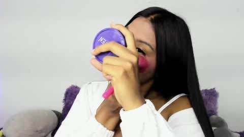 kim_mouth17 online show from April 4, 11:02 pm