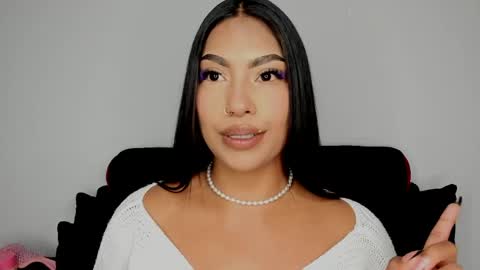 kim_mouth17 online show from June 5, 5:36 am