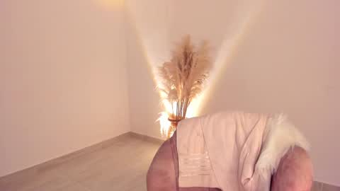 Kim Murphy online show from November 3, 2:07 pm