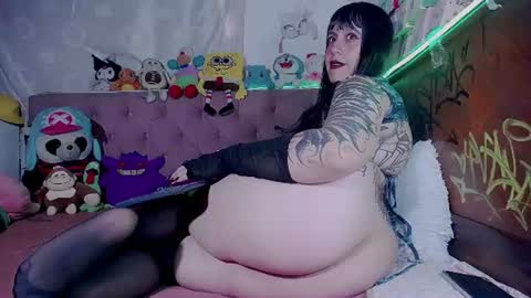 Snapshot of kimberkiss_19_ chatting on June 18, 11:58 am vivi independent model online show from June 18, 11:58 am