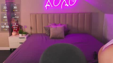 kimberlly_smith online show from November 24, 12:21 am