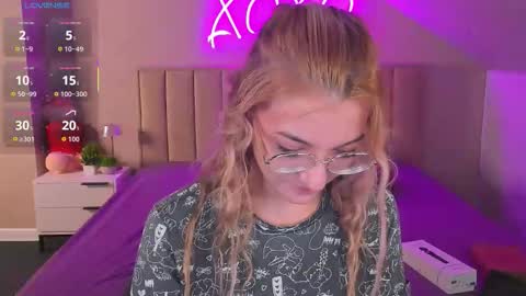 kimberlly_smith online show from November 30, 1:20 am