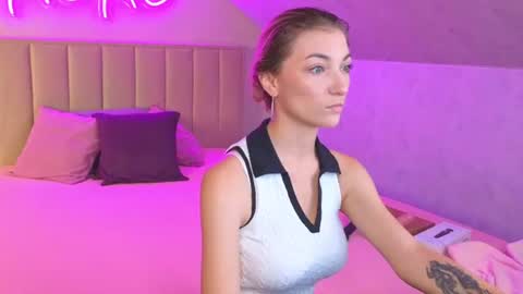 kimberlly_smith online show from June 30, 11:17 pm