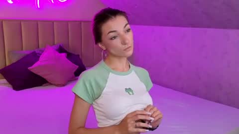 kimberlly_smith online show from July 5, 11:34 pm