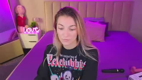kimberlly_smith online show from July 20, 11:29 pm