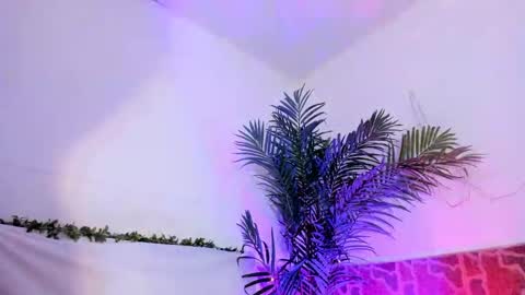 Snapshot of kimberly_gonzalez1 chatting on December 3, 6:15 am kimberly gonzalez online show from December 3, 6:15 am