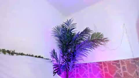 Snapshot of kimberly_gonzalez1 chatting on December 3, 9:33 am kimberly gonzalez online show from December 3, 9:33 am