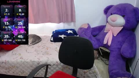 Snapshot of kimberly_slim chatting on April 24, 8:33 pm Kim online show from April 24, 8:33 pm