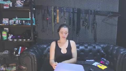 Snapshot of kimberly_swan_ chatting on February 18, 3:43 pm KIMBERLY SWAN online show from February 18, 3:43 pm