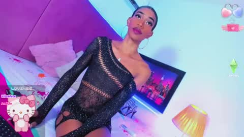 Snapshot of kimberly_thompsom chatting on October 13, 7:03 pm Your Queen KIM online show from October 13, 7:03 pm